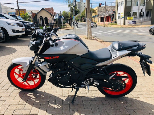 Imagem 4 de 11 de Yamaha Mt-03 300 Abs