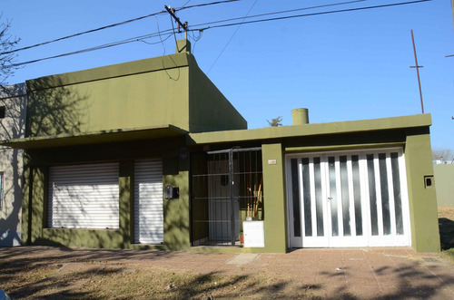 Imagen 6 de 17 de Casa Con Salón Comercial En Venado Tuerto