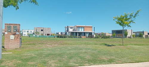 Lote En Puertos Del Lago./ Lote Puertos Del Lago + Comstvent