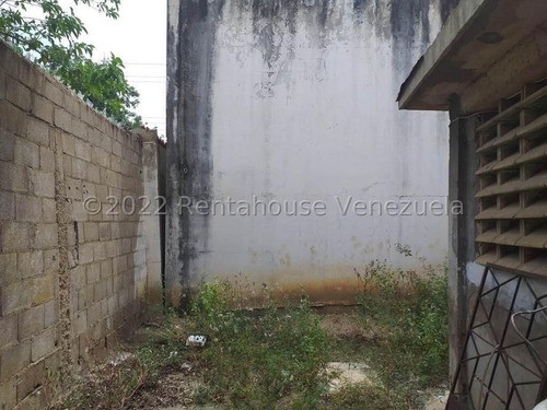 Imagen 23 de 26 de Amplia Y Comoda Casa Colonial, 04120656408 Mls 23-2219