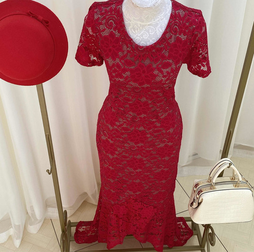Imagem 7 de 8 de Vestido Longo Vermelho De Renda Para Formatura