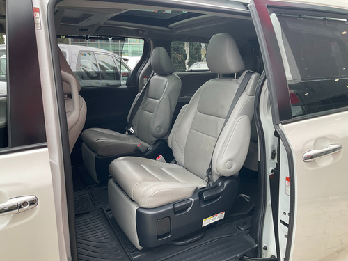 Toyota Sienna 3.5 Limited At