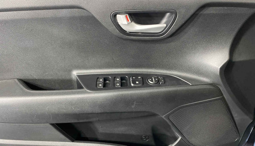 Imagen 8 de 15 de 115612 - Kia Kia Rio Sedan 2018 Con Garantía