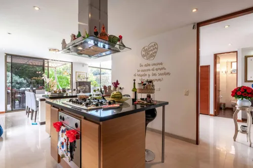 Casa En Venta En El Tejar. Cod V8390