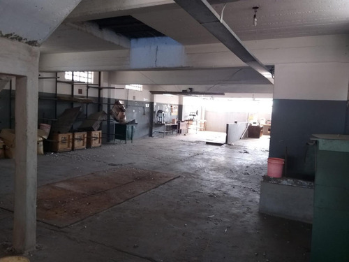 Imagen 28 de 28 de Edificio De Tres Pìsos Con Desarrollo Industrial