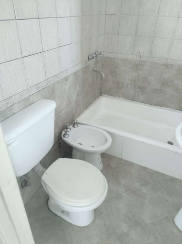 Departamento Tipo Duplex Con Cochera A 100 Metros De Laguna De Chascomus