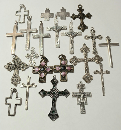 Surtido De 21 Cruces Insumos, Bijou Rosarios