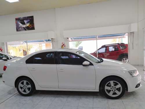 Imagen 2 de 14 de Volkswagen Vento Luxury Tiptronic 2014