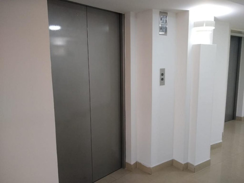 Oficina En Arriendo En Bogotá. Cod A1029057