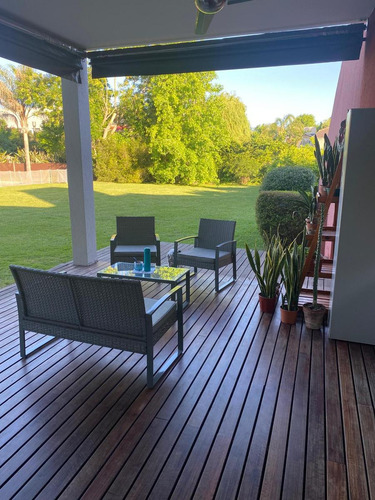 Casa En Venta - 5 Dormitorios 4 Baños - Hudson