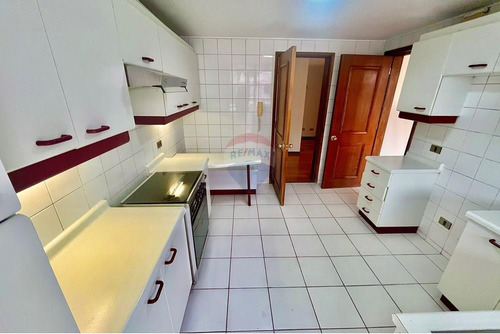 Depto En Venta Plaza Las Lilas, 3d Y 3b