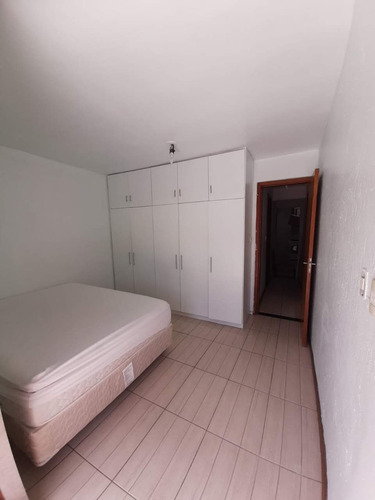 Sobrado Triplex 180m2 - Alto Boqueirão Condomínio Fechado