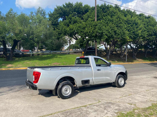 Imagen 11 de 11 de Nissan Np300 2018 2.5 Pick-up Dh Aa Pack Seg Mt