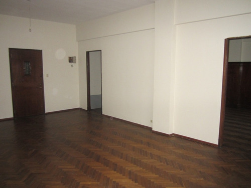Gran Calidad Constructiva, Impecable, Garaje Fijo.-
