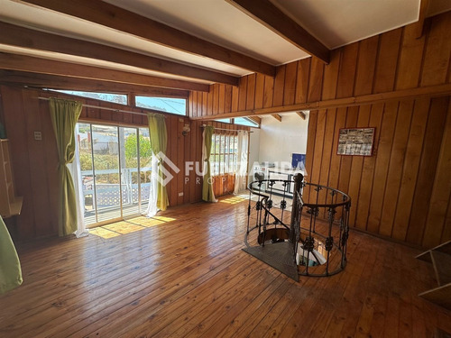 Casa En Venta De 4 Dorm. Rol Propio A 2 Cuadras De La Playa