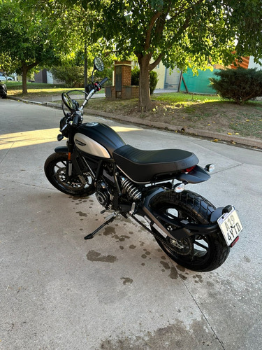 Ducati Scrambler 800 Icon Dark 