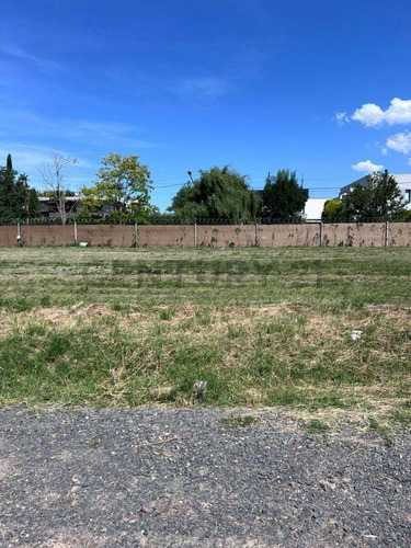 Plote En Pueblo 1 - Barrio Cerrado Don Carlos/ppubicado En Una De Las Zonas Más Atractivas...