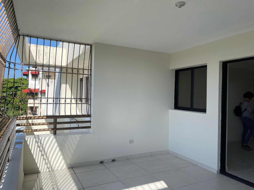 Apartamento Clásico Tipo Penthouse En Gazcue