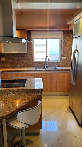 Apartamento En Alquiler Conjunto Residencial Olas Del Mar, Sector Playa Lido