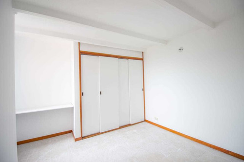 Vendo Apartamento Fuente Azul Pilarica Piso Alto