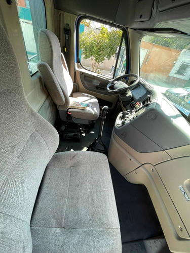Imagen 8 de 11 de Day Cab Cascadia 2013 Freightliner Estándar 10 Vel De Aire