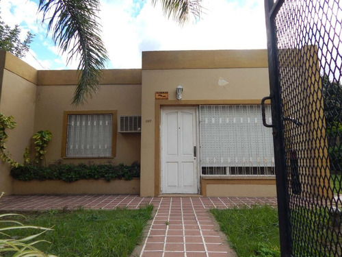 Casa 2 Dorm.en Cap.bermúdez Con Jardin Y Cochera