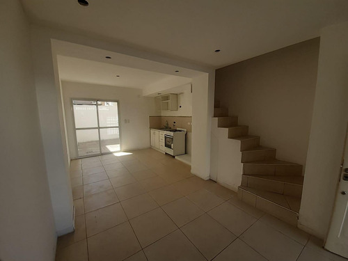 Ph 4 Amb Con Cochera Y Patio En Venta