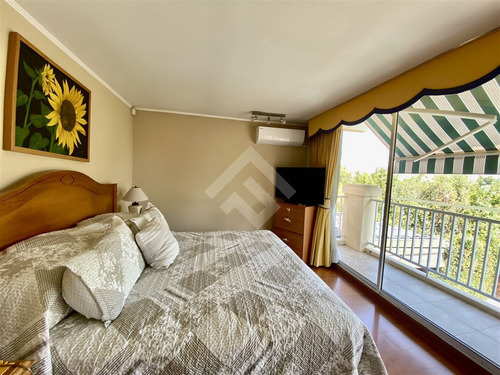 Casa En Venta De 4 Dorm. En La Reina