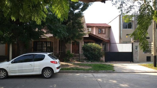 Imagen 1 de 14 de Chalet En Venta En Ituzaingo Norte