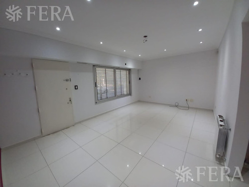 Venta De Casa De 4 Ambientes Con Cochera En Wilde