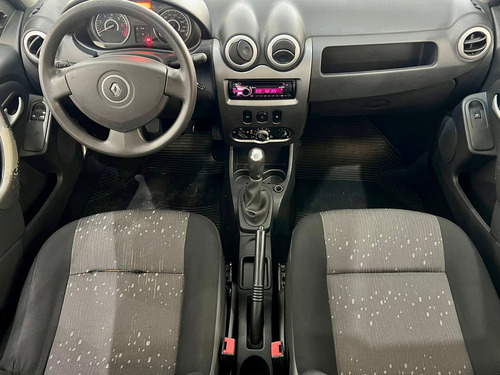 Renault Logan Logan Expression 1.0 16V (flex)