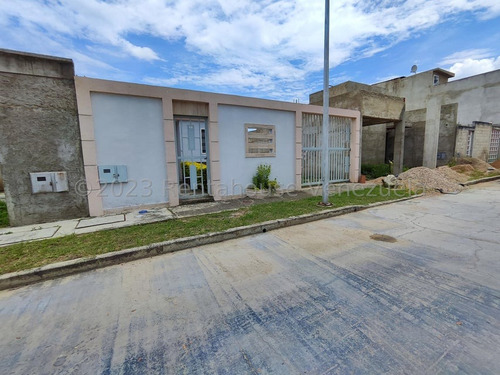Casa De Oportunidad En Urbanismo Privado En Cagua Puo 24-5375