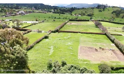 Lote y casalote en venta