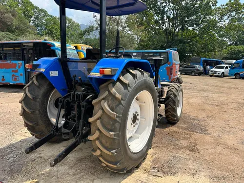 Tractor New Holland Chino