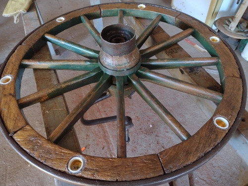 Imagem 2 de 3 de Lustres De Rodas De Carroça