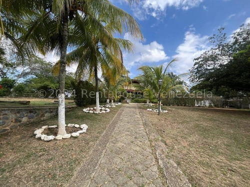 Mayra Lara Rah Vende Amplia Y Bella Casa Campestre En Conjunto Privado, El Manzano, Son 4.197mts2, 3 Hab., 4 Baños, Anexo Para El Servicio, Piscina, Tanque Subterráneo Con Bombas E Hidroneumático