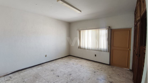 Imagen 25 de 30 de Casa En Renta De 3 Plantas Ideal Para Oficinas En Colonia Re