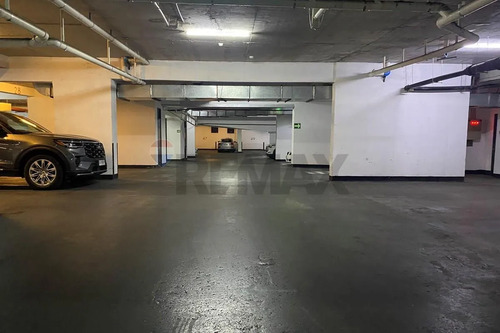 Arriendo Estacionamiento