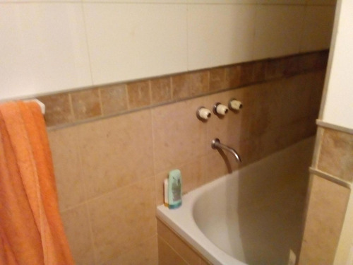 Imagen 10 de 13 de Casa Triplex De 2 Dormitorios Con Cochera