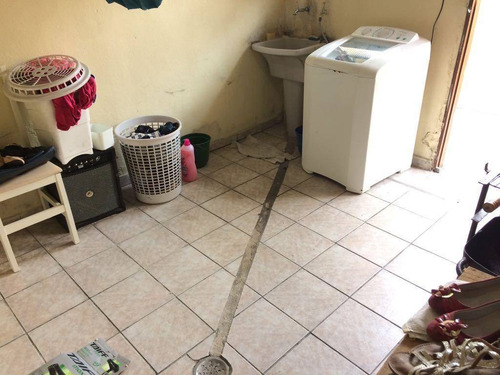 Imagem 6 de 18 de Ótima Casa Próximo De Tudo Farmácias, Lojas, Avenidas, Pontos De Condução E Muitos Mais Alem Disso A Casa É Muito Boa Com Ambientes Bem Arejados E Cômodos Bons - Hm2562
