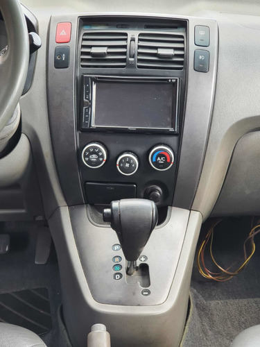 Imagem 13 de 15 de Hyundai Tucson 2009 2.0 Gl 4x2 Aut. 5p