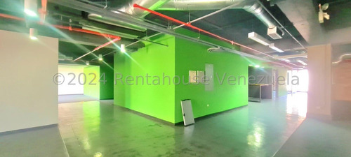 Espaciosa, Iluminada, Oficina Alquiler Chacao Mls-24-22782 Mv