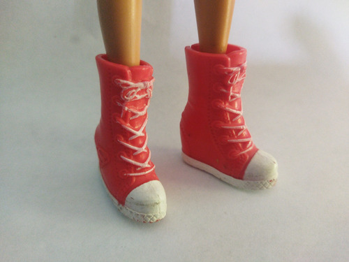 Barbie Ropa Accesorio Zapatillas Tenis Piso Rojo Bratz Bota