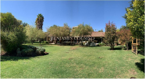 Casa En Venta De 4 Dorm. En Colina
