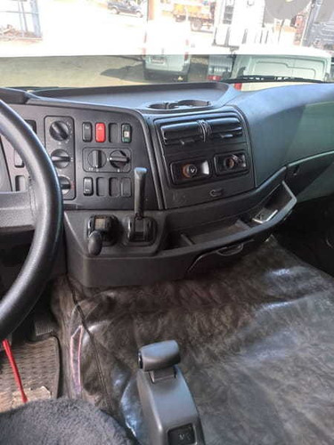 Imagem 8 de 15 de Mercedes Benz Mb 2544 2013