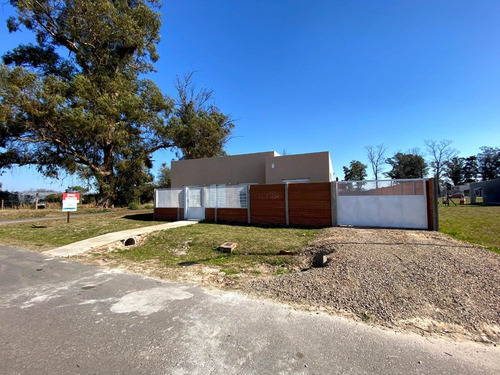 Imagen 1 de 16 de Casa En Venta Luján - Jauregui