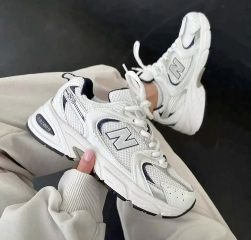 Tenis New Balance 530 Mujer Blanco Y Plata Blanco Lisa 24.5