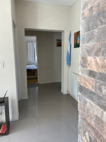 Casa Moderna De 3 Dormitorios + Dependencia. Amplio Garaje. Jardín Con Diferentes Niveles