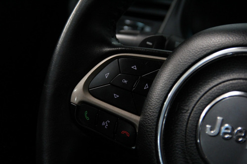 Imagem 13 de 14 de Jeep Renegade 1.8 16v Flex Longitude 4p Automático