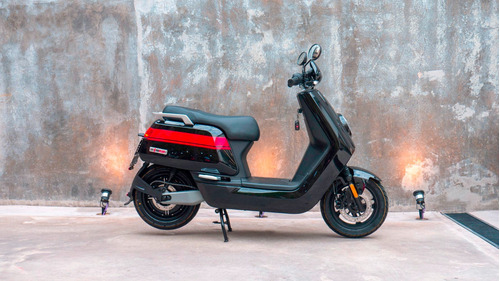 Imagen 5 de 16 de Moto Electrica Scooter Nuuv Ngt Bosch Litio Panasonic
